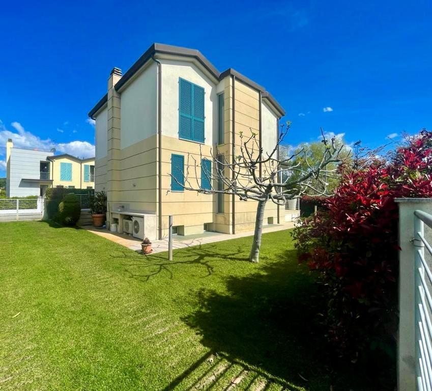 Villa I Tre Cipressi Lido di Camaiore